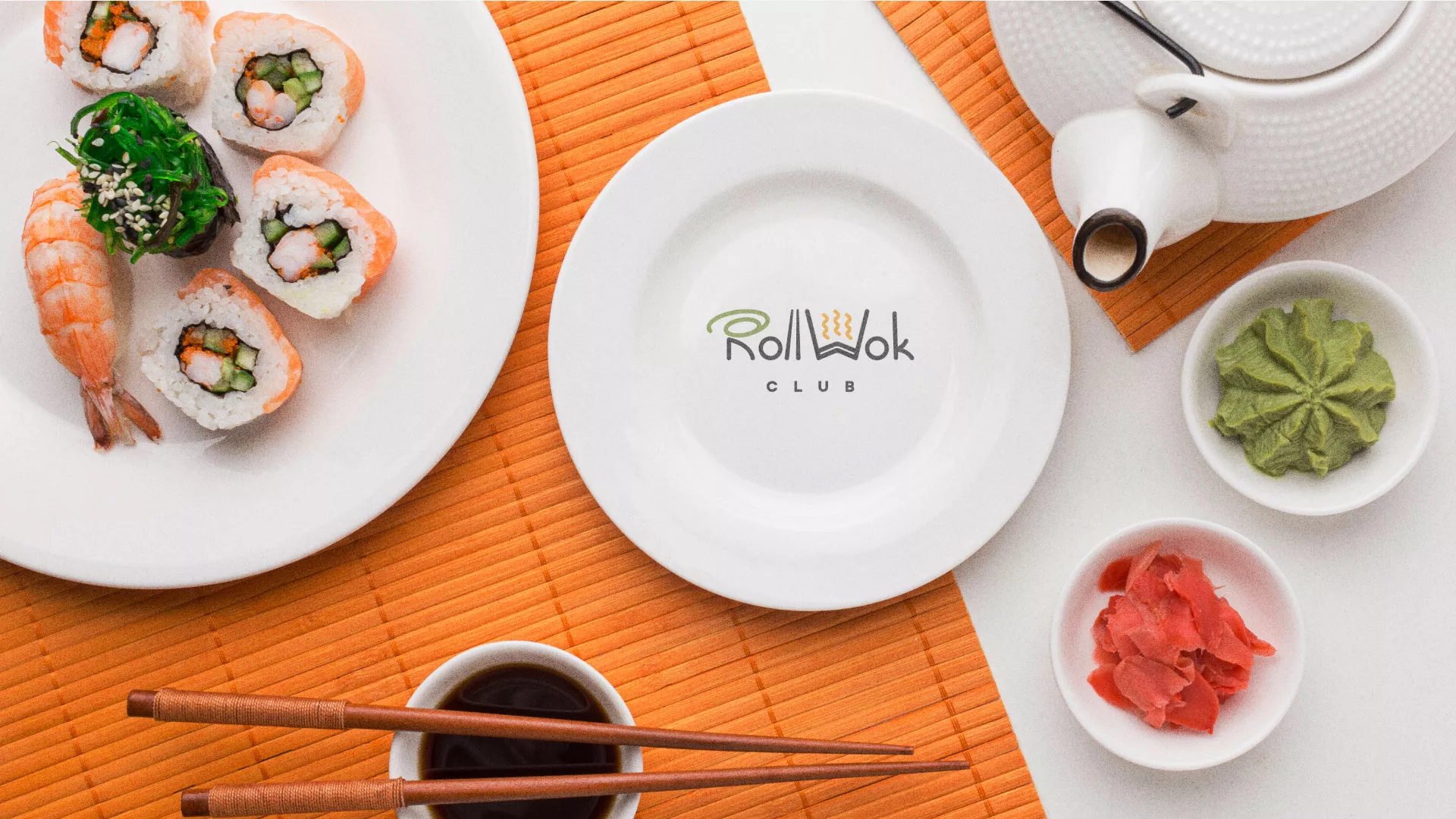 Разработка логотипа и фирменного стиля суши-бара «Roll Wok Club» в Зверево